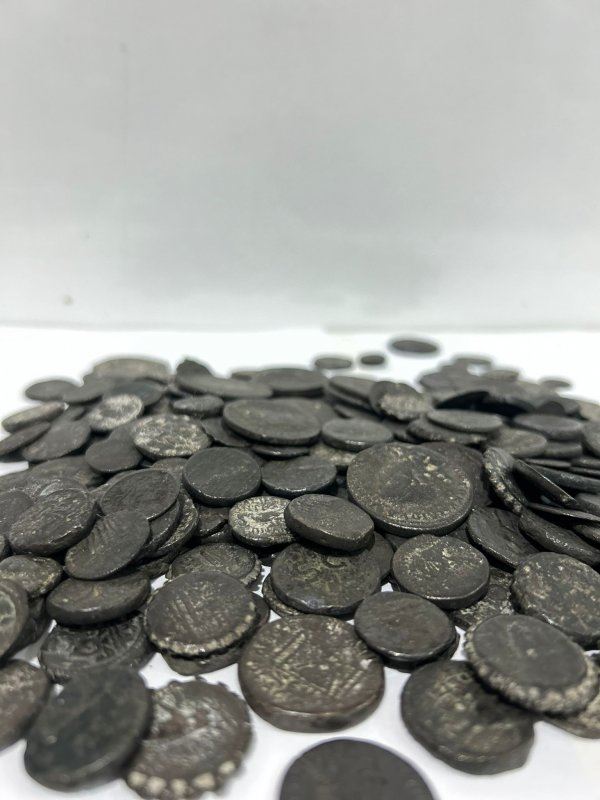 Hatay'da Roma dönemine ait 255 adet sikke ele geçirildi  