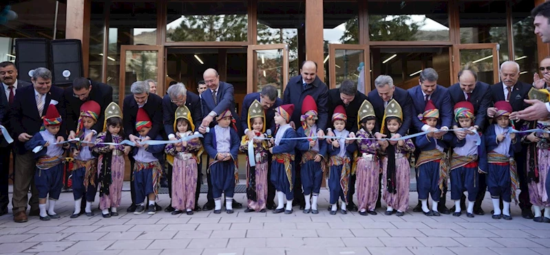 BAKAN TEKİN, SELÇUKLU BELEDİYESİ SİLLE İLKOKULUNUN AÇILIŞINI YAPTI