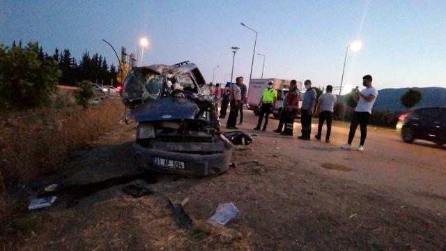 Hatay`da trafik kazası: 2 ölü, 5 yaralı